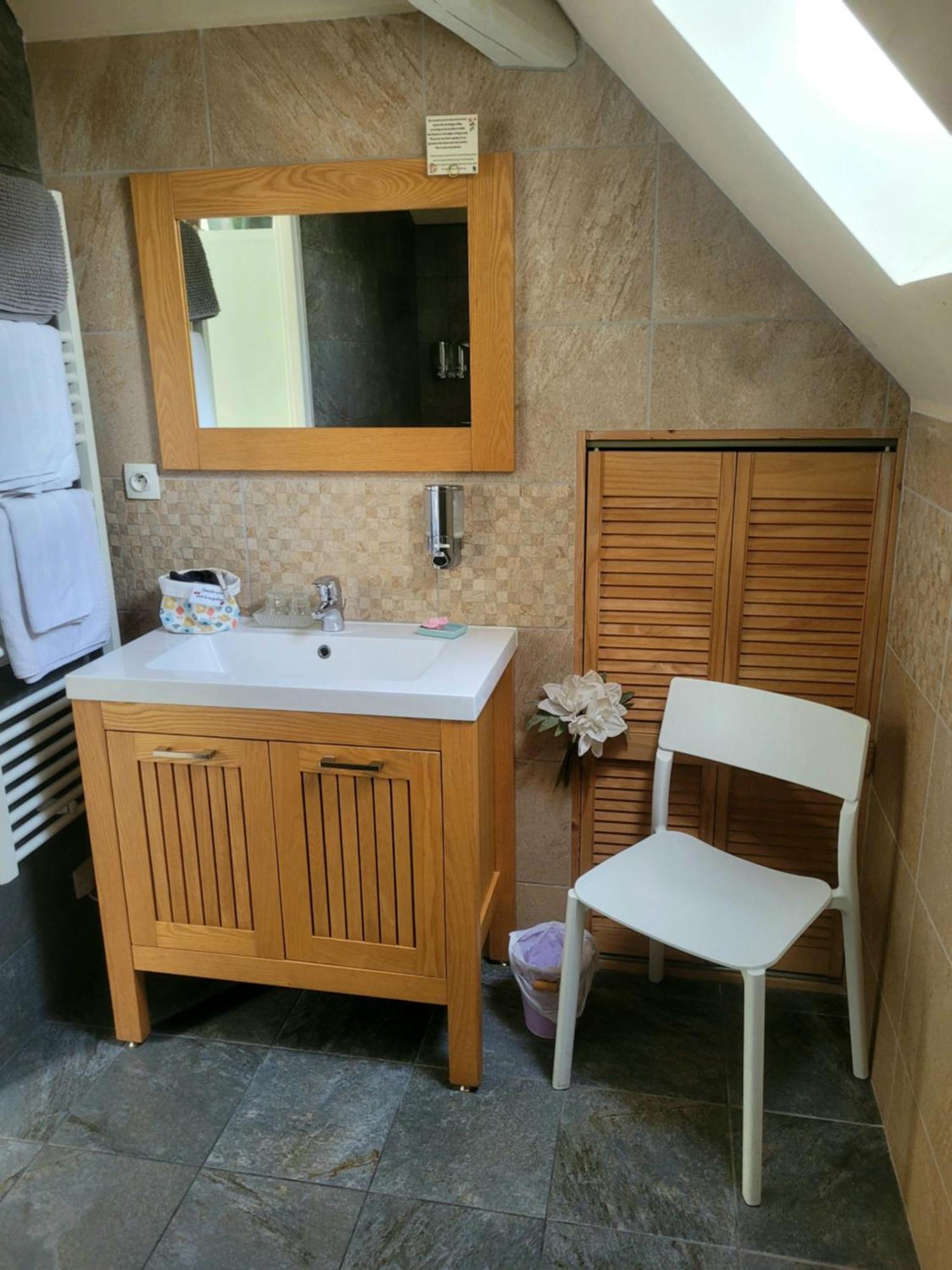 Bed & Breakfast La Roseraie Neuville-du-Poitou